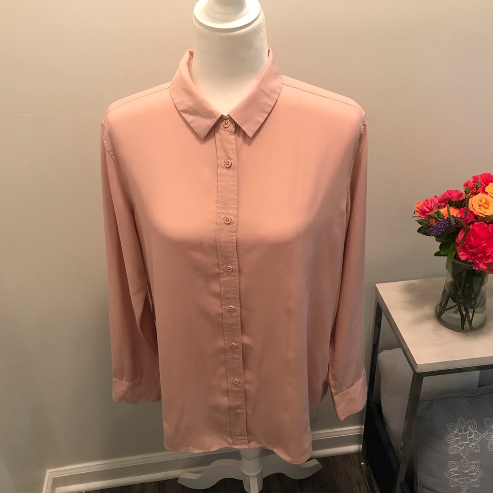 Uniqlo button blouse - Picture 4 of 11
